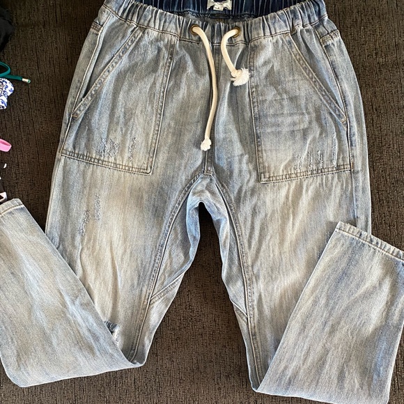 Three Birds Nest Easel relaxed jeans - Picture 3 of 6